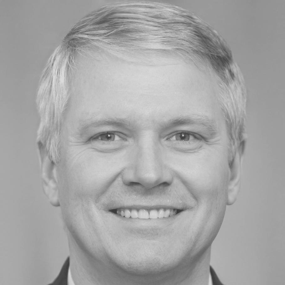 Carlos Mendoza, instructor de presupuesto empresarial
